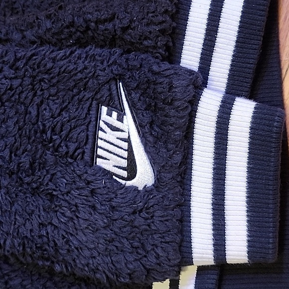 Nike NSW Wolf Sherpa Bomber Jacket Black and White Women M - Picture 5 of 9